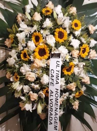 COROA FÚNEBRE FLORES NOBRES